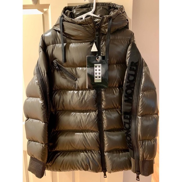 New Moncler liriope quilted glossed-shell down jacket in olive green color - Picture 6 of 14